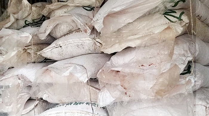 গোয়ালন্দে সিন্ডিকেটের কবলে সারের বাজার||অতিরিক্ত মূল্যে বিক্রির অভিযোগ॥কৃষক জিম্মি